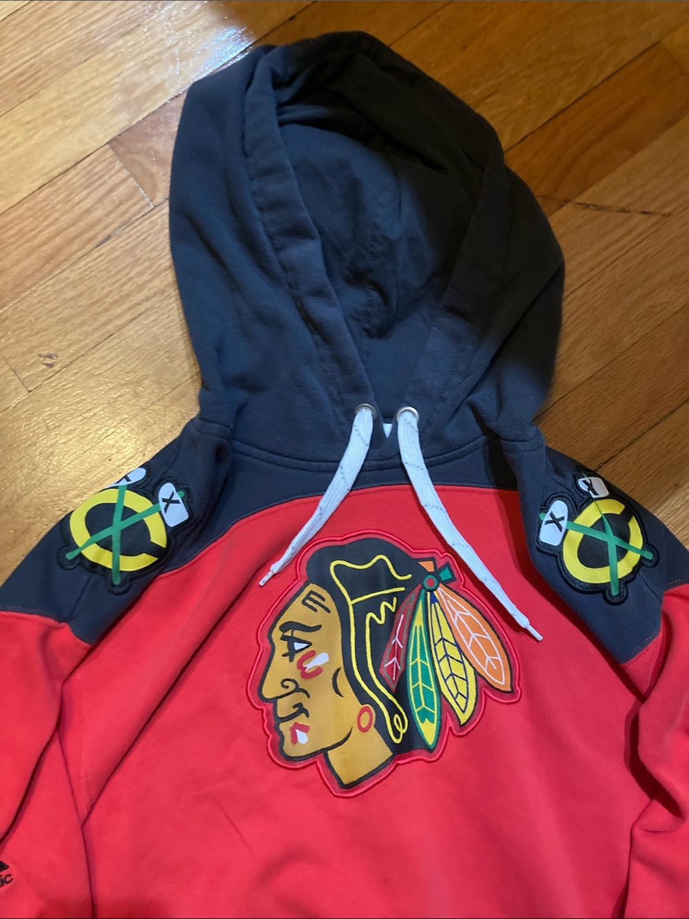 Chicago Blackhawks Red & Navy Pullover Hoodie size XL